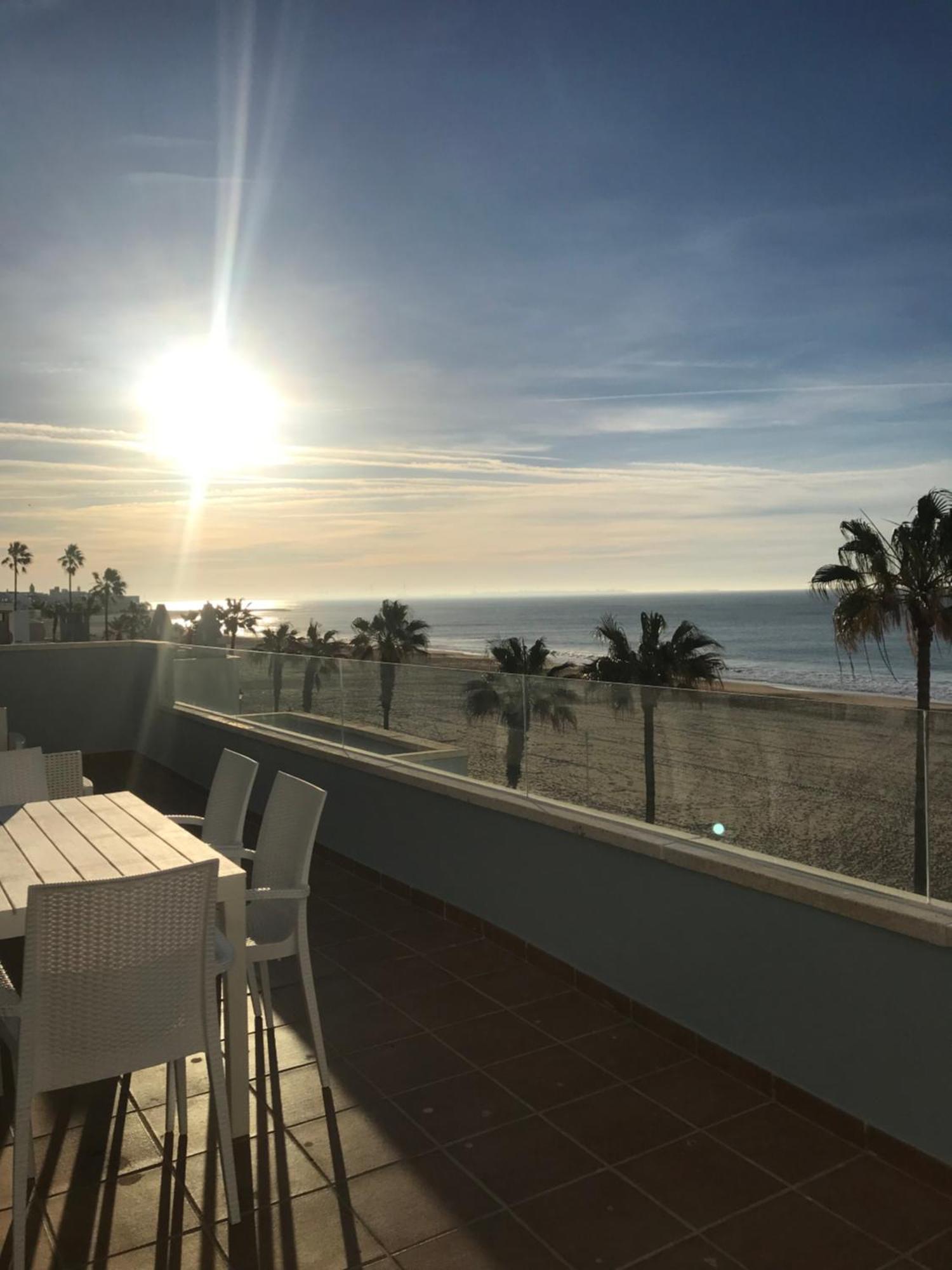 Atico Al Sol En Primera Linea De Playa Apartment โรตา ภายนอก รูปภาพ