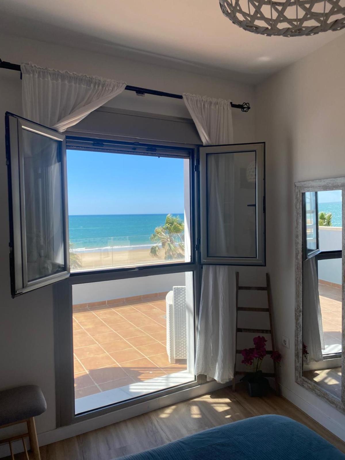 Atico Al Sol En Primera Linea De Playa Apartment โรตา ภายนอก รูปภาพ